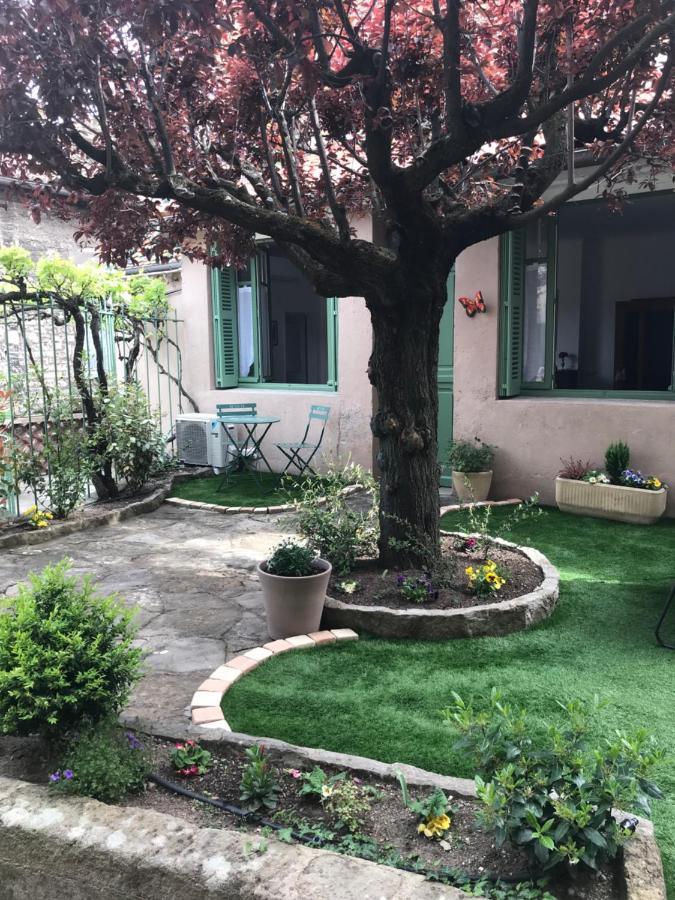 Le Beffroi Bed & Breakfast Millau Bagian luar foto