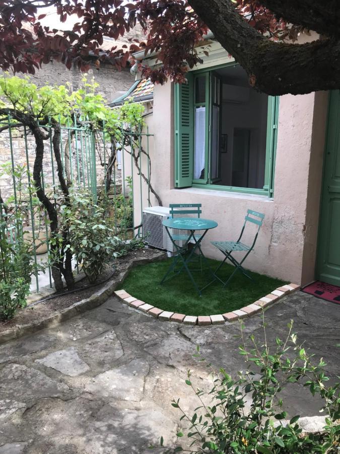 Le Beffroi Bed & Breakfast Millau Bagian luar foto