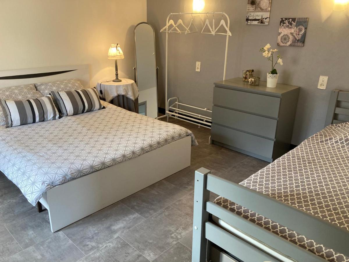 Le Beffroi Bed & Breakfast Millau Ruang foto